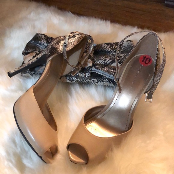 BCBG Shoes with matching clutch - Picture 3 of 8